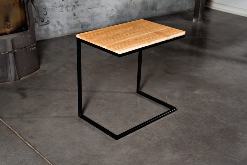 Krzesełko w minimalistycznym stylu